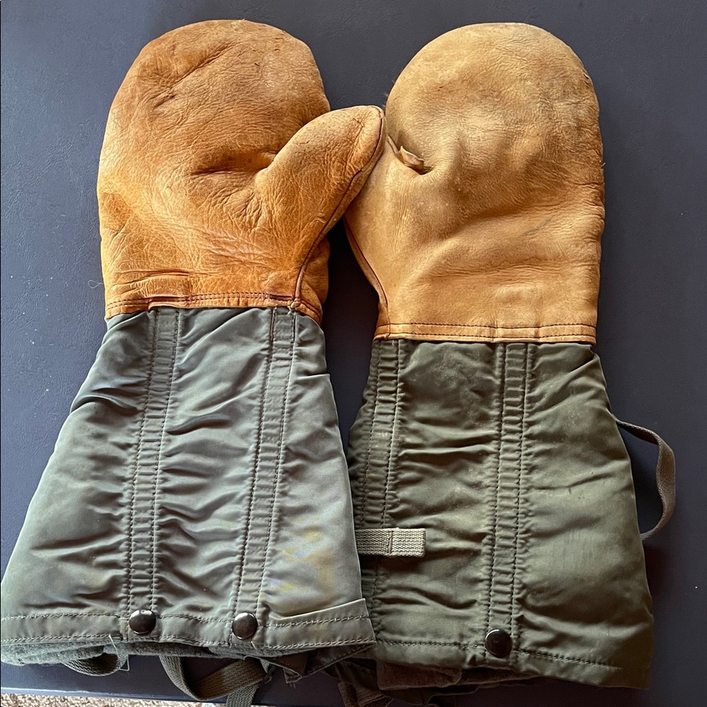 Vintage Leather and Fur Air Force Mittens - Picture 2 of 9